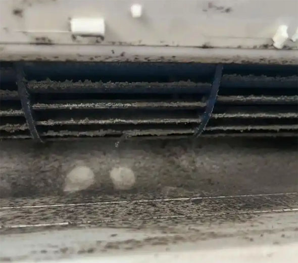 福州空调吹的风有股烧焦味是怎么回事